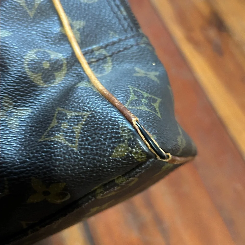 Louis Vuitton Monogram Manhattan PM